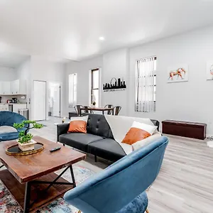 2br Park Ave Townhome With Parking Cozysuites Saint Louis